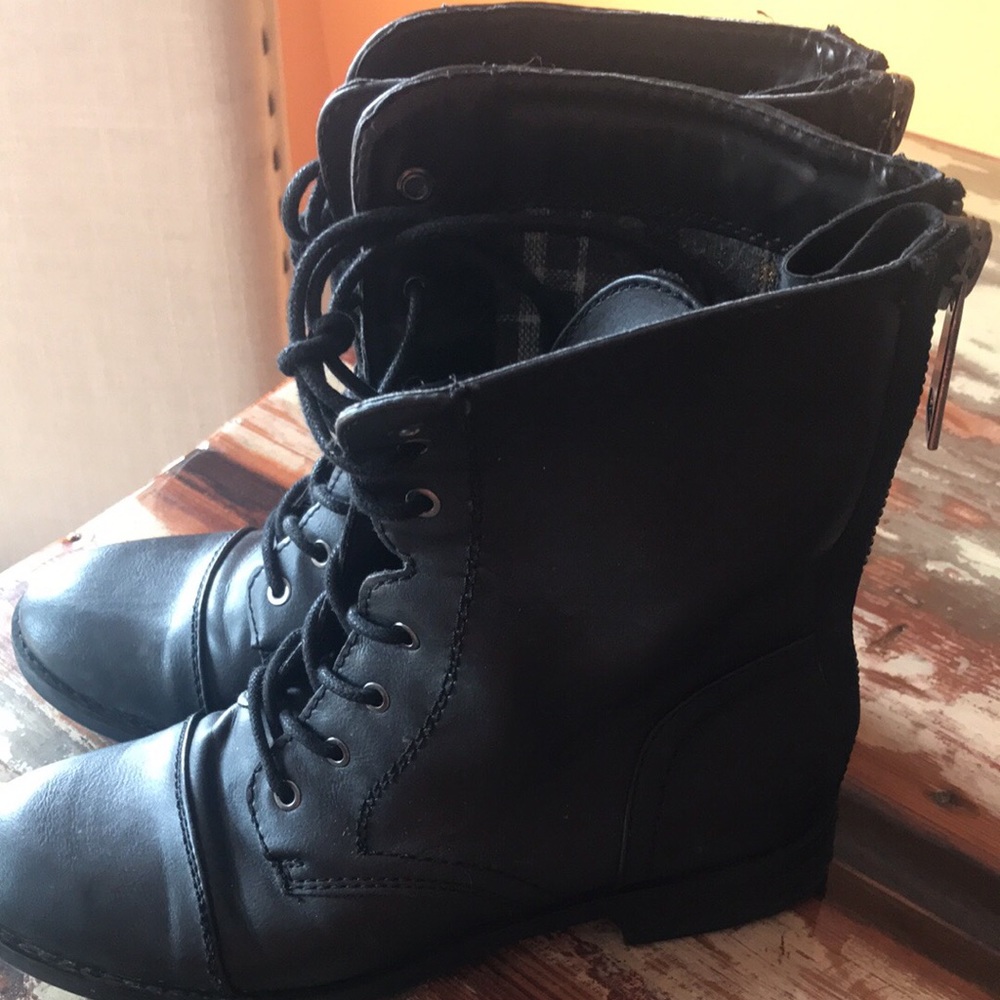 Women’s combat boots